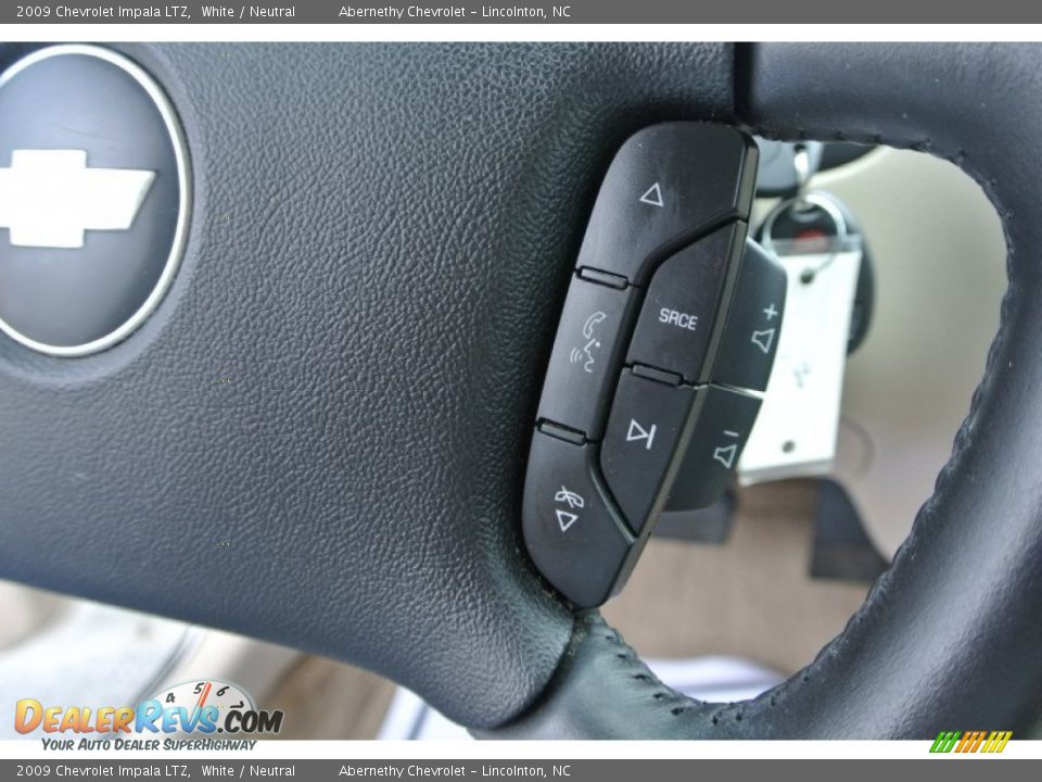 2009 Chevrolet Impala LTZ White / Neutral Photo #13