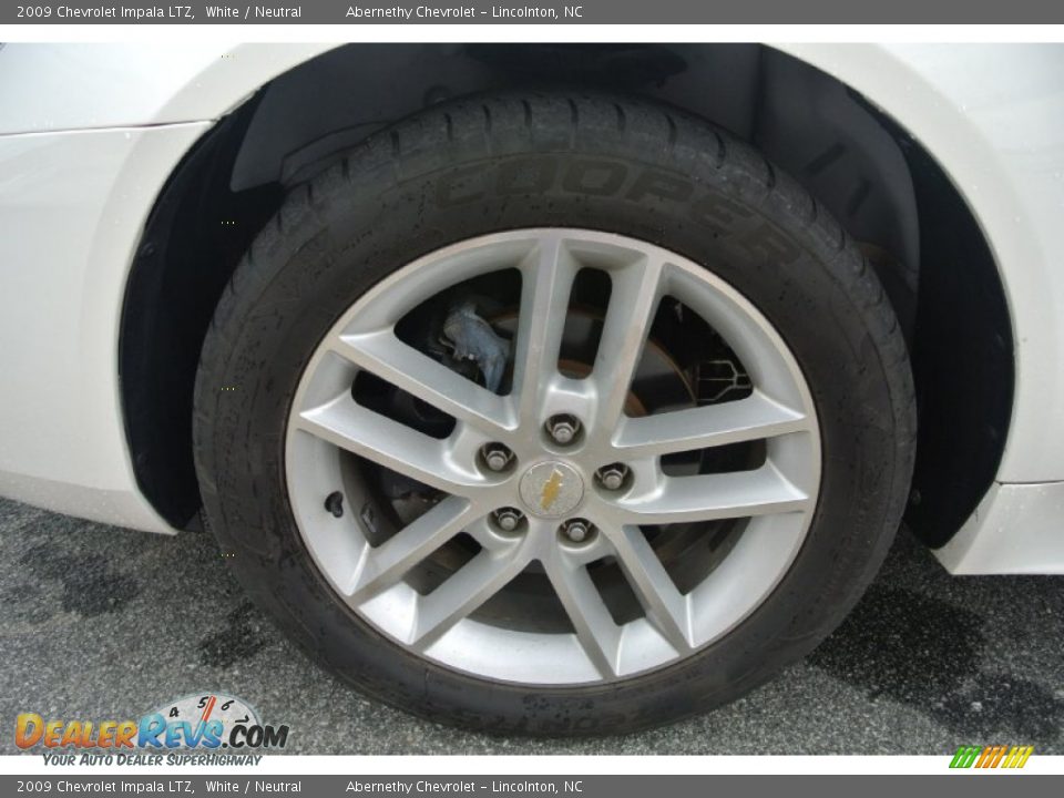 2009 Chevrolet Impala LTZ White / Neutral Photo #21