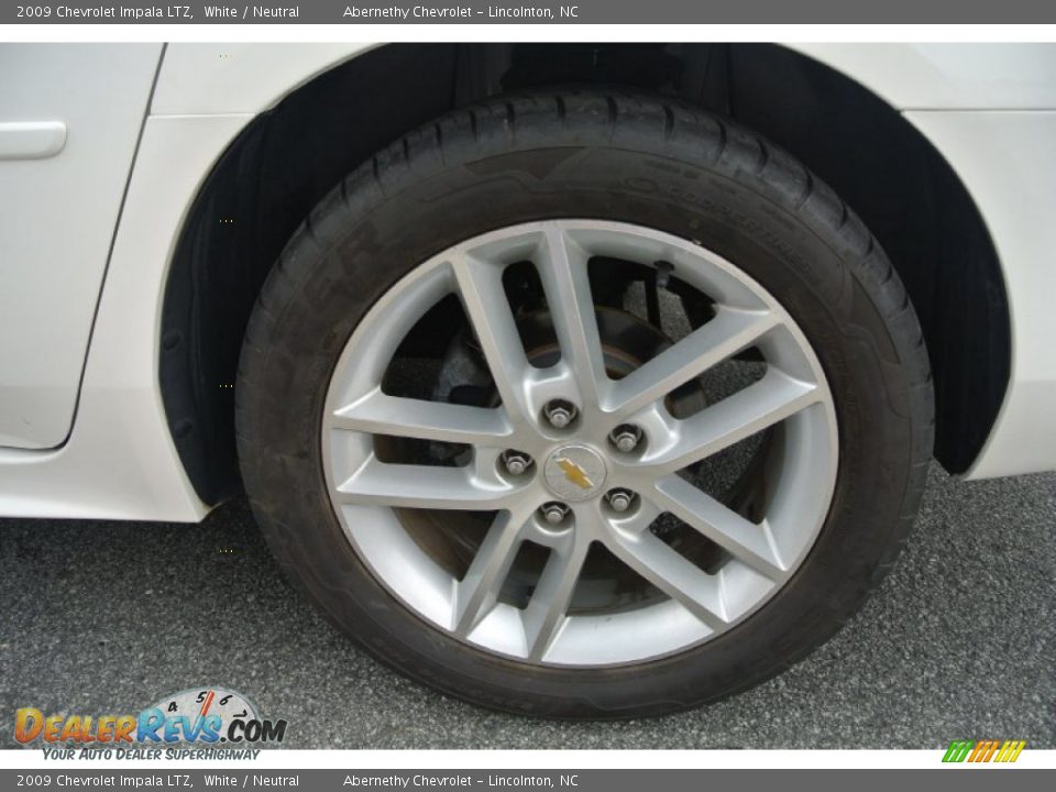2009 Chevrolet Impala LTZ White / Neutral Photo #22