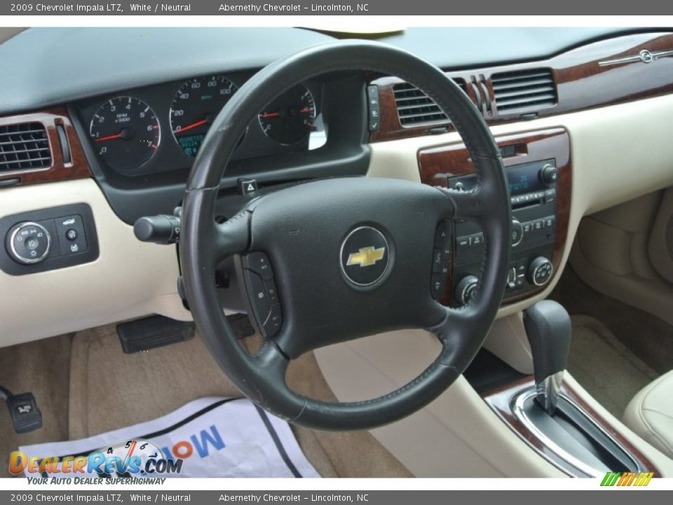 2009 Chevrolet Impala LTZ White / Neutral Photo #25