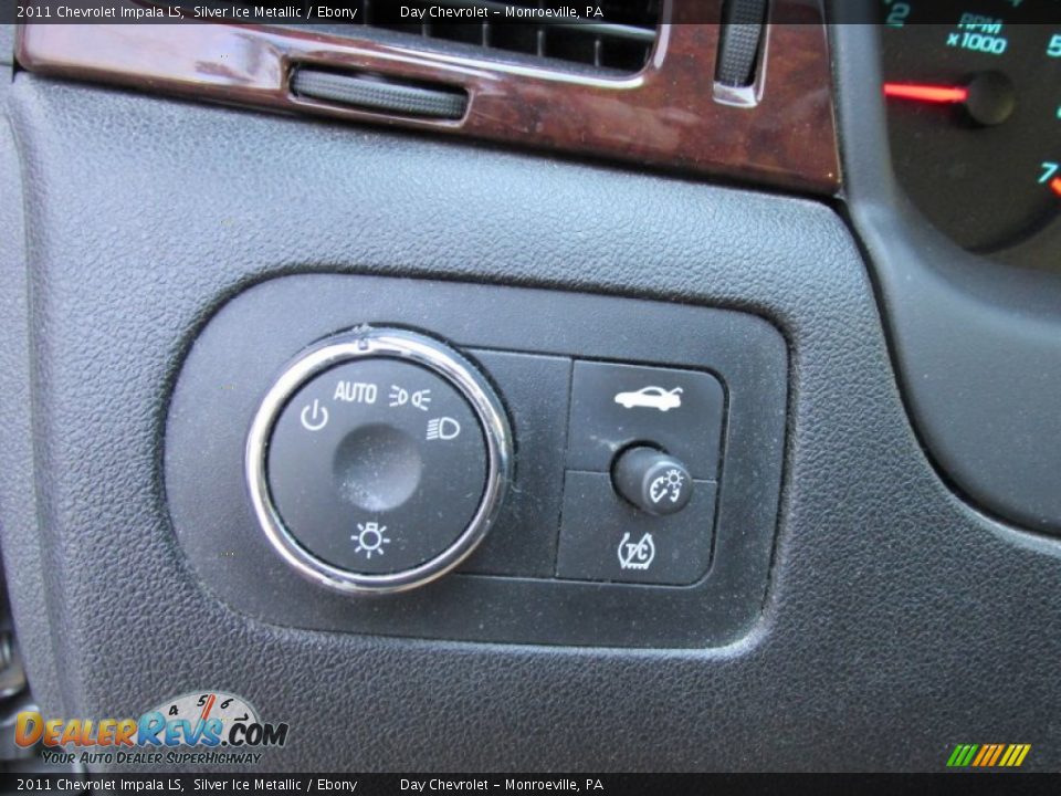 2011 Chevrolet Impala LS Silver Ice Metallic / Ebony Photo #30