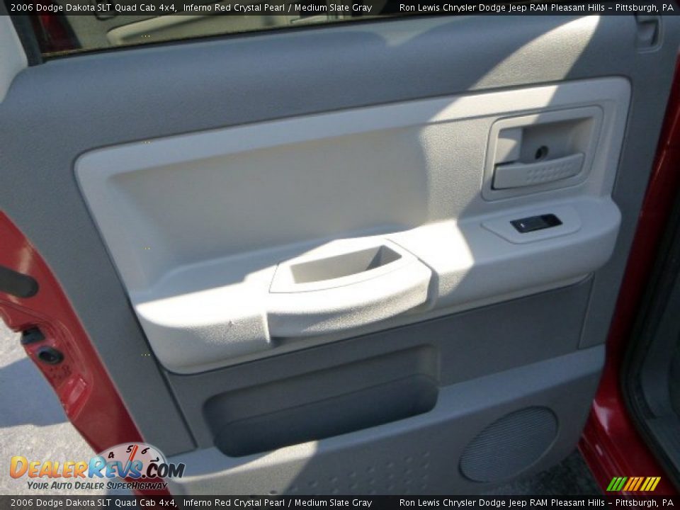2006 Dodge Dakota SLT Quad Cab 4x4 Inferno Red Crystal Pearl / Medium Slate Gray Photo #14