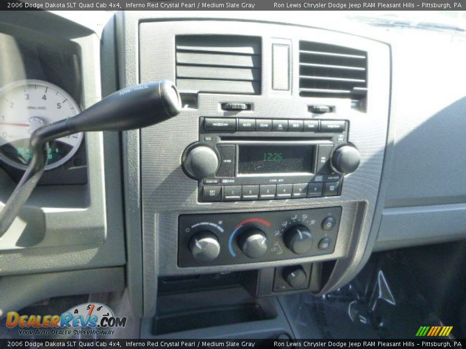 2006 Dodge Dakota SLT Quad Cab 4x4 Inferno Red Crystal Pearl / Medium Slate Gray Photo #18