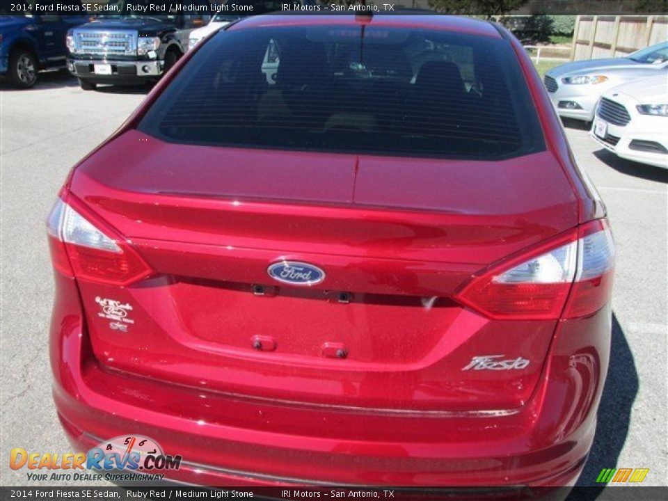 2014 Ford Fiesta SE Sedan Ruby Red / Medium Light Stone Photo #5