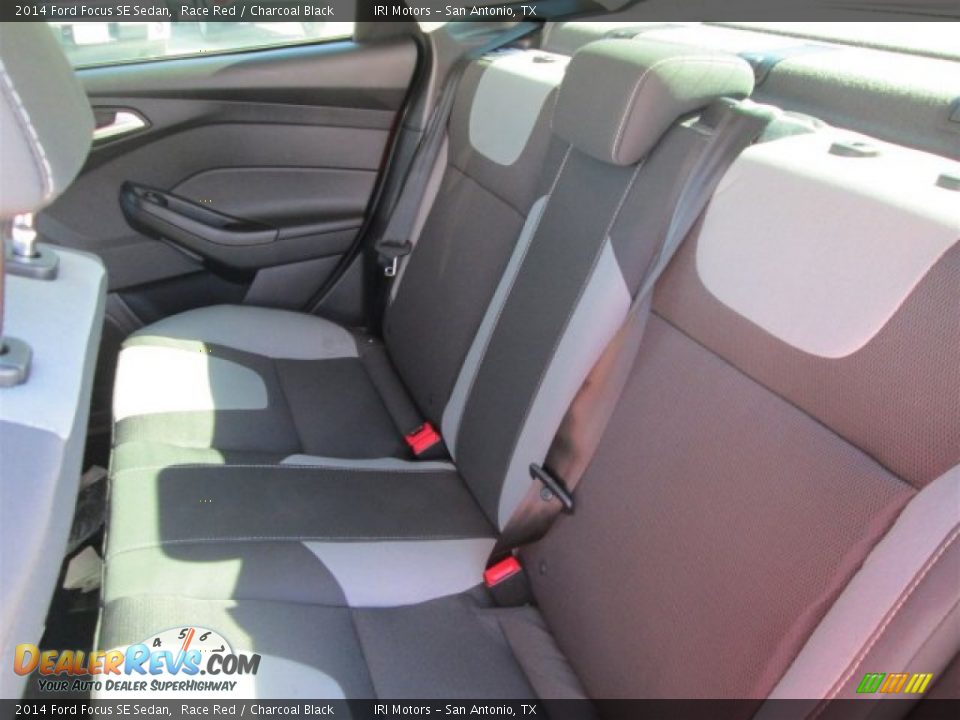 2014 Ford Focus SE Sedan Race Red / Charcoal Black Photo #9