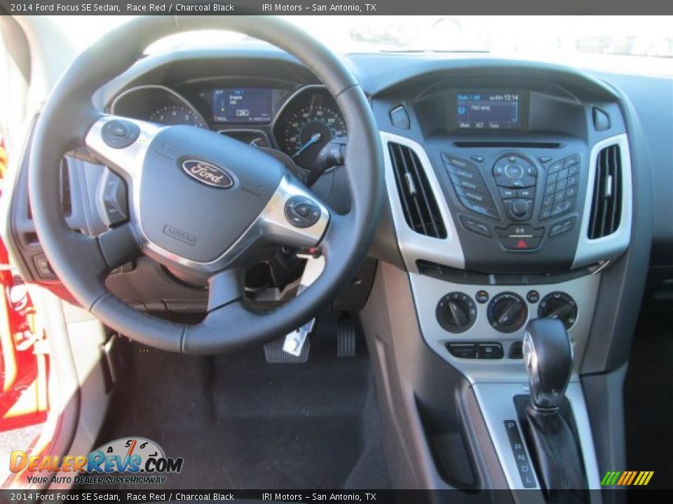 2014 Ford Focus SE Sedan Race Red / Charcoal Black Photo #10