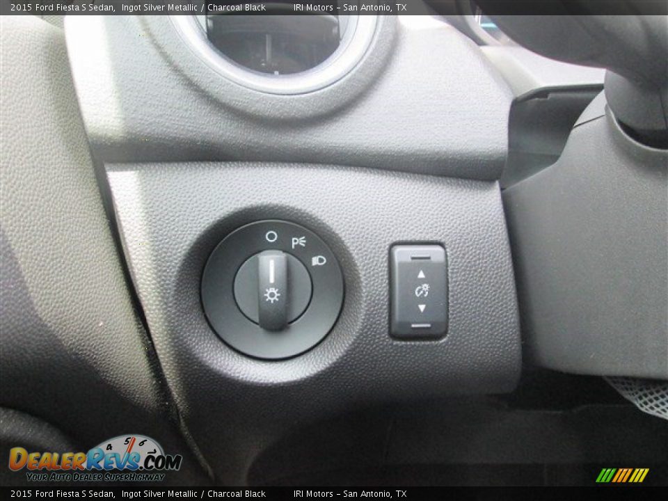 2015 Ford Fiesta S Sedan Ingot Silver Metallic / Charcoal Black Photo #21