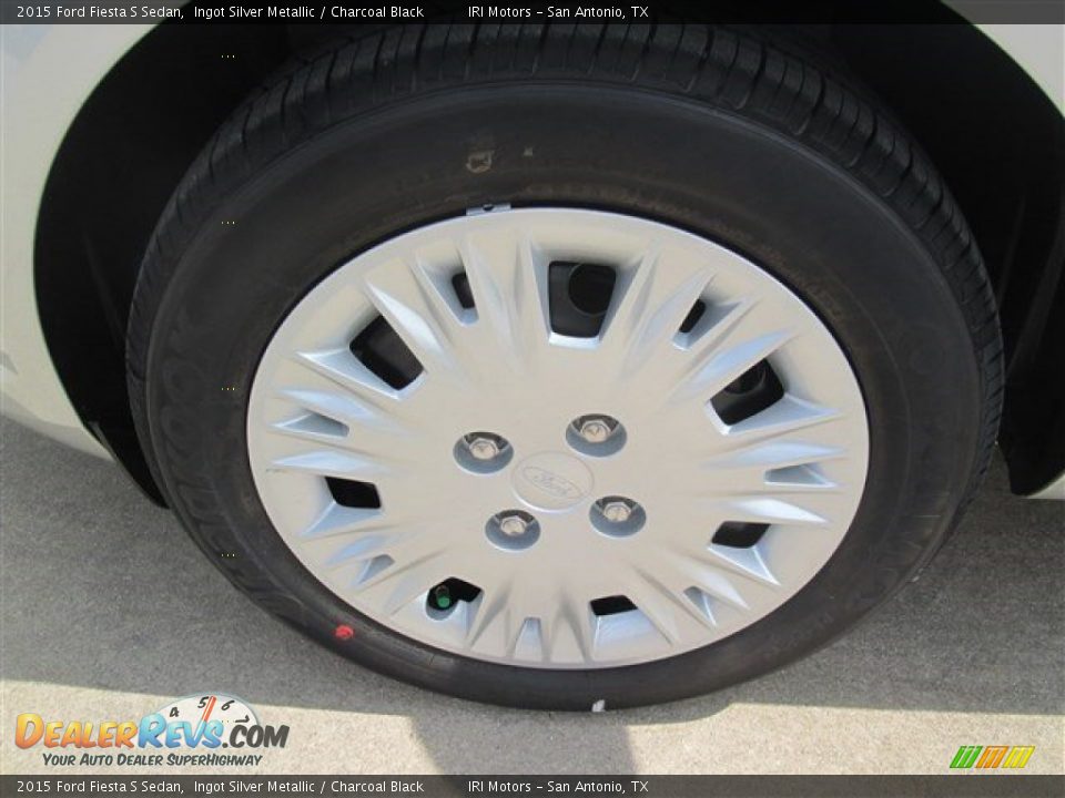 2015 Ford Fiesta S Sedan Ingot Silver Metallic / Charcoal Black Photo #29