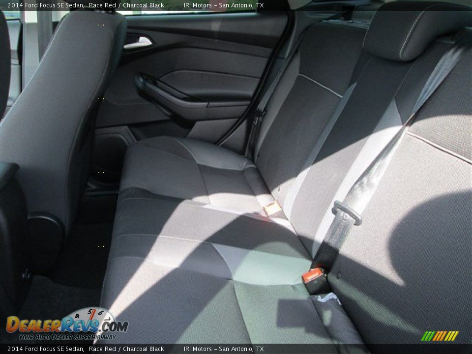 2014 Ford Focus SE Sedan Race Red / Charcoal Black Photo #8