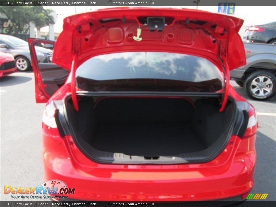 2014 Ford Focus SE Sedan Race Red / Charcoal Black Photo #12