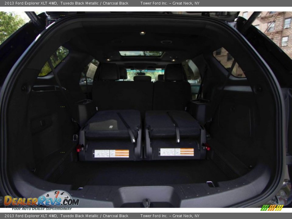 2013 Ford Explorer XLT 4WD Tuxedo Black Metallic / Charcoal Black Photo #7