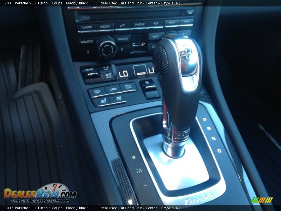 2015 Porsche 911 Turbo S Coupe Shifter Photo #33