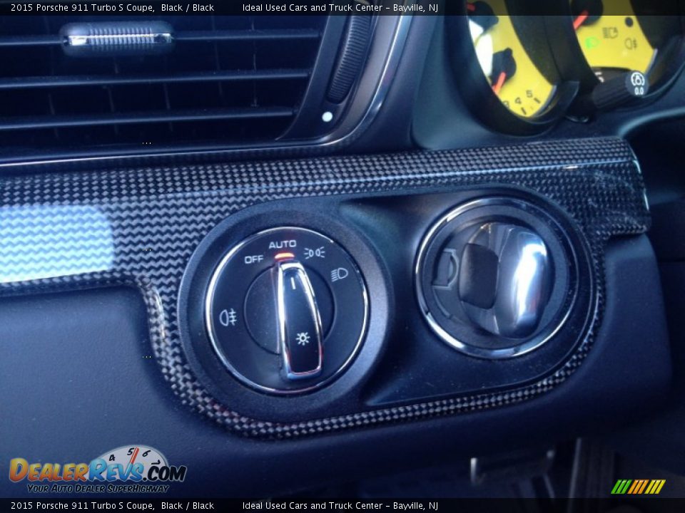 Controls of 2015 Porsche 911 Turbo S Coupe Photo #36