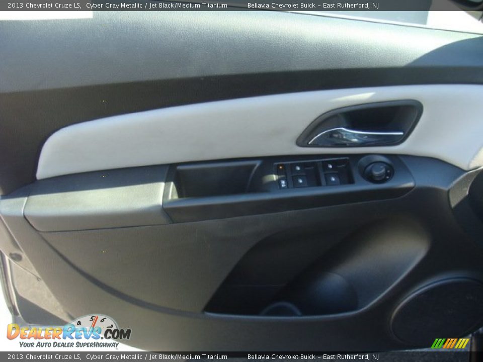 2013 Chevrolet Cruze LS Cyber Gray Metallic / Jet Black/Medium Titanium Photo #6