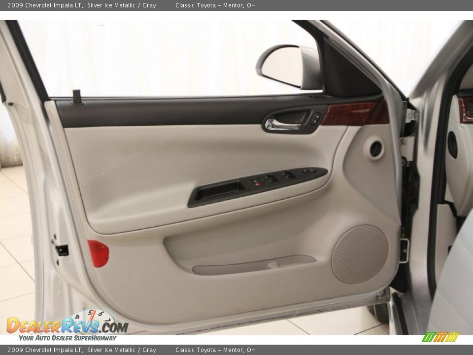2009 Chevrolet Impala LT Silver Ice Metallic / Gray Photo #4