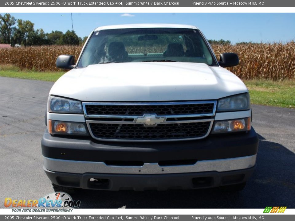 2005 Chevrolet Silverado 2500HD Work Truck Extended Cab 4x4 Summit White / Dark Charcoal Photo #2