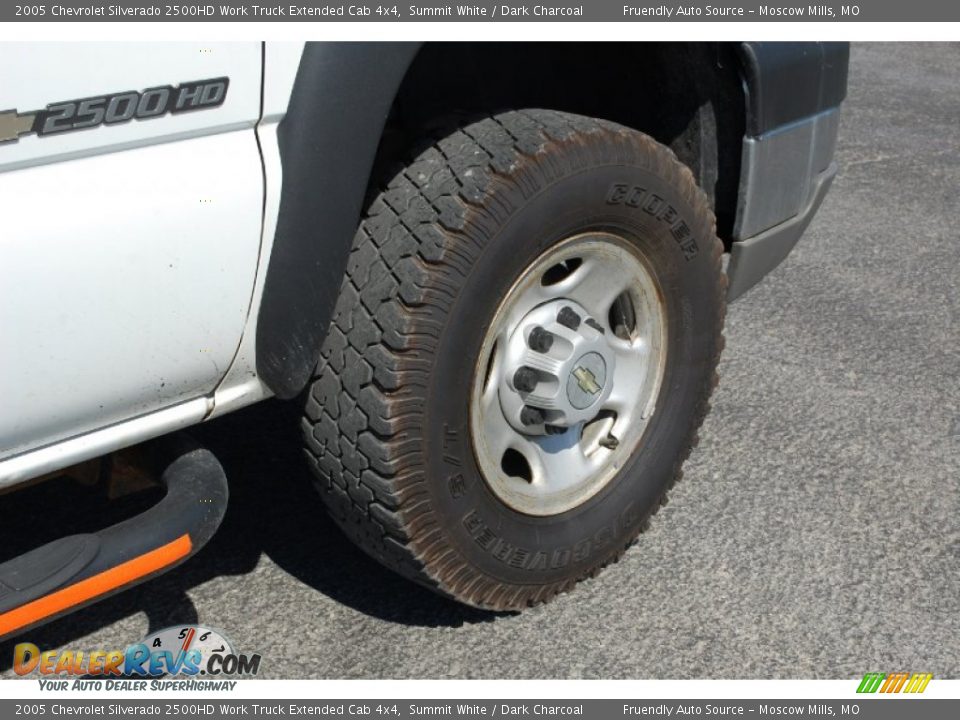2005 Chevrolet Silverado 2500HD Work Truck Extended Cab 4x4 Summit White / Dark Charcoal Photo #11