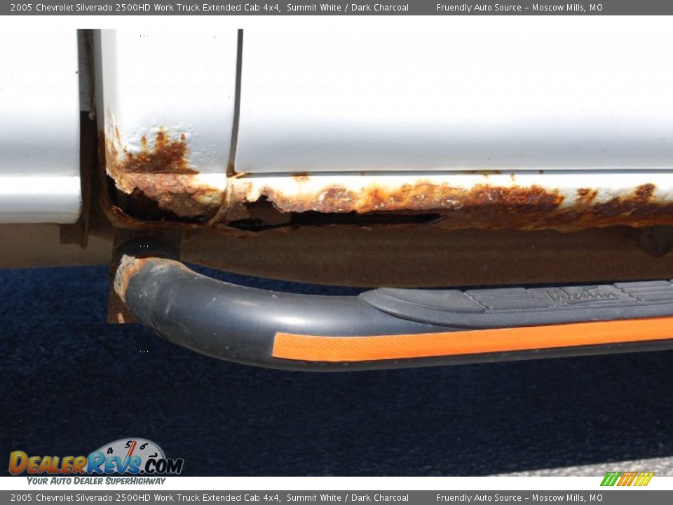 2005 Chevrolet Silverado 2500HD Work Truck Extended Cab 4x4 Summit White / Dark Charcoal Photo #17