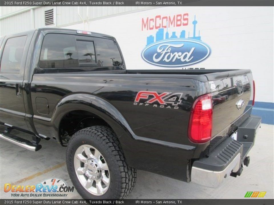 2015 Ford F250 Super Duty Lariat Crew Cab 4x4 Tuxedo Black / Black Photo #17