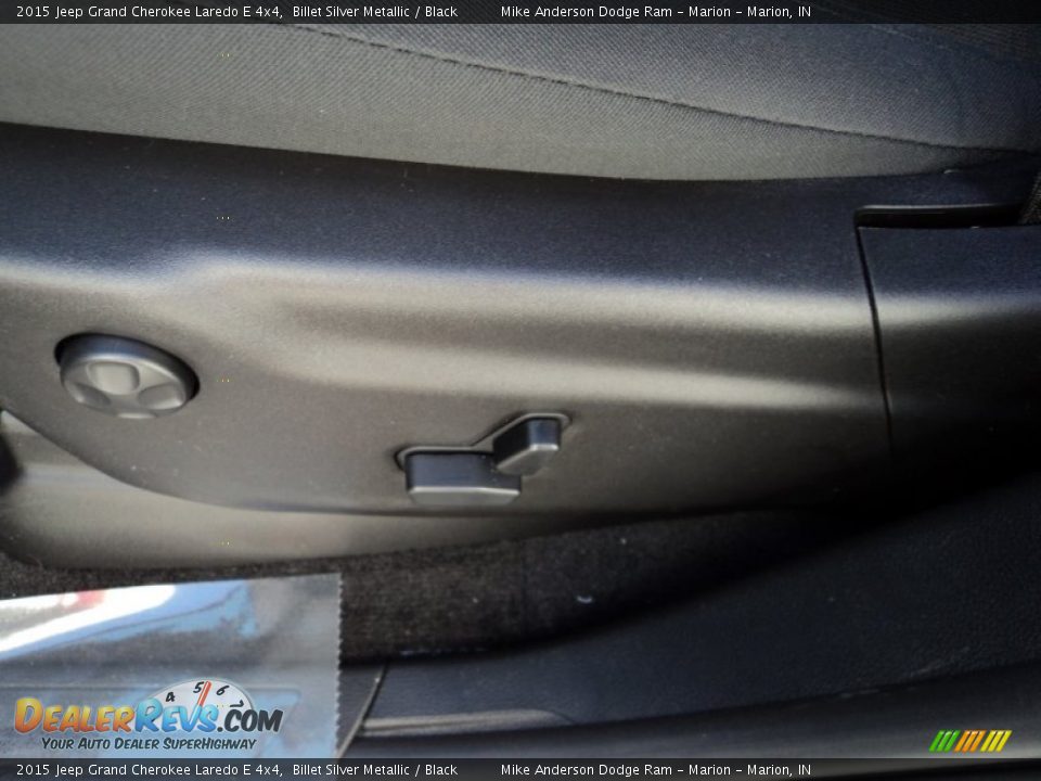 Controls of 2015 Jeep Grand Cherokee Laredo E 4x4 Photo #13