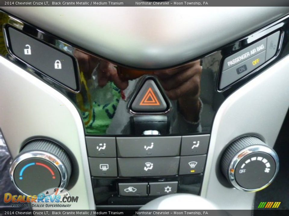 2014 Chevrolet Cruze LT Black Granite Metallic / Medium Titanium Photo #19