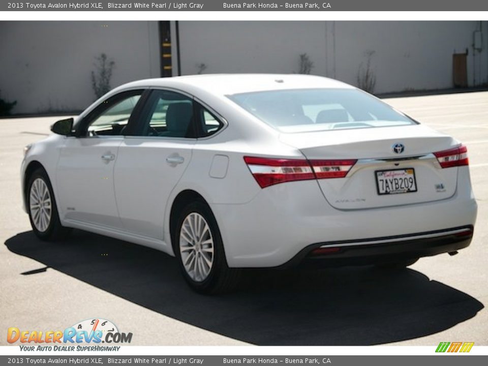 2013 Toyota Avalon Hybrid XLE Blizzard White Pearl / Light Gray Photo #2