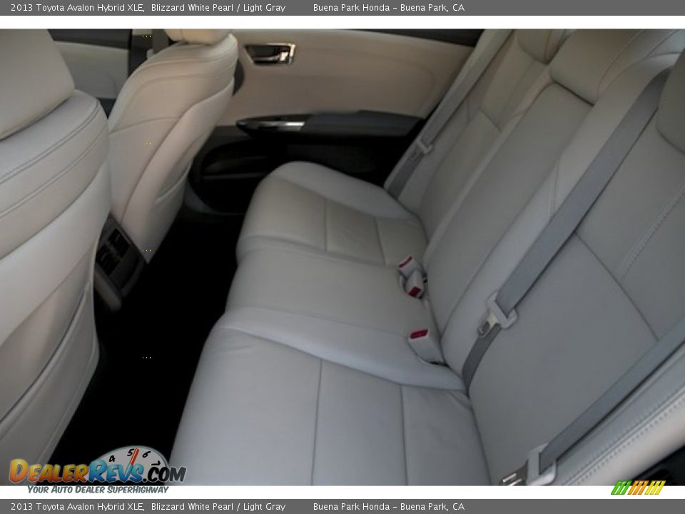 2013 Toyota Avalon Hybrid XLE Blizzard White Pearl / Light Gray Photo #4