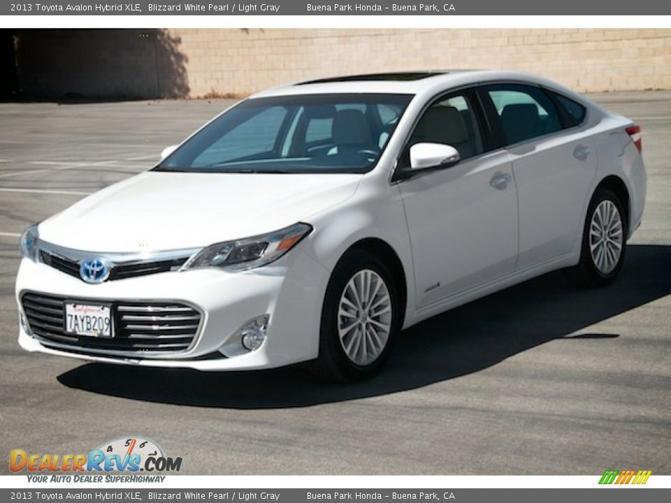 2013 Toyota Avalon Hybrid XLE Blizzard White Pearl / Light Gray Photo #9
