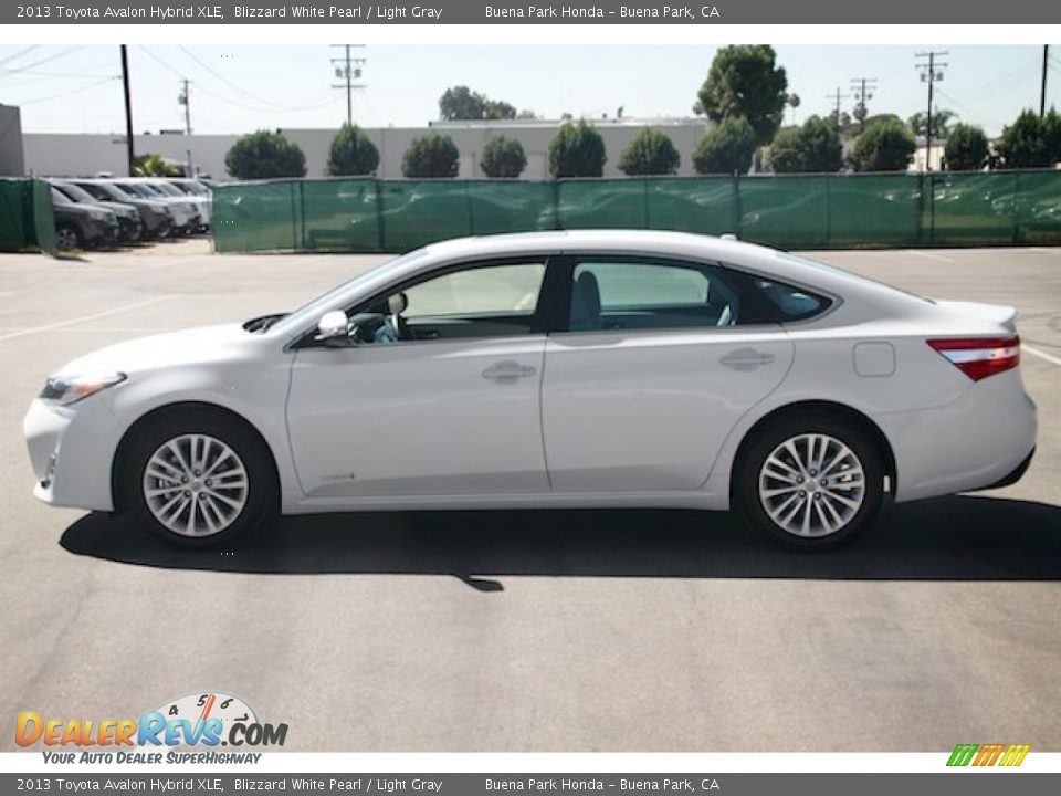 2013 Toyota Avalon Hybrid XLE Blizzard White Pearl / Light Gray Photo #10