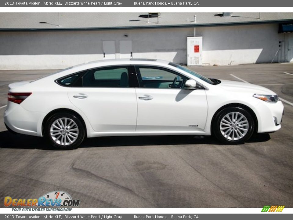2013 Toyota Avalon Hybrid XLE Blizzard White Pearl / Light Gray Photo #13