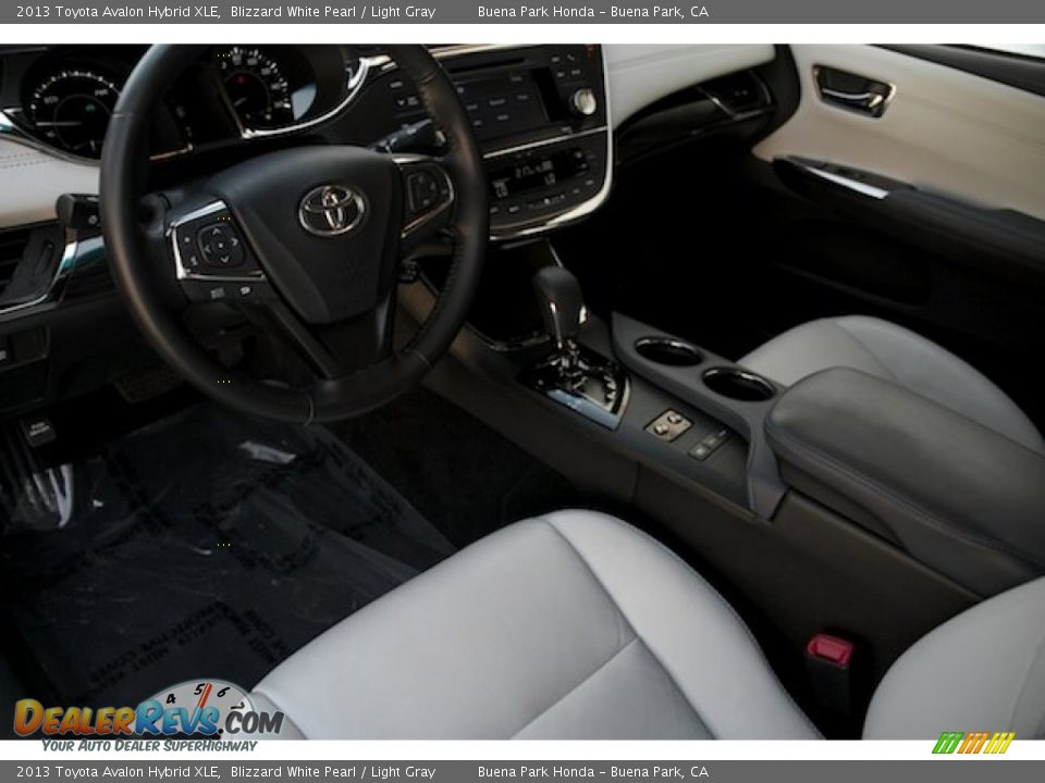 2013 Toyota Avalon Hybrid XLE Blizzard White Pearl / Light Gray Photo #14