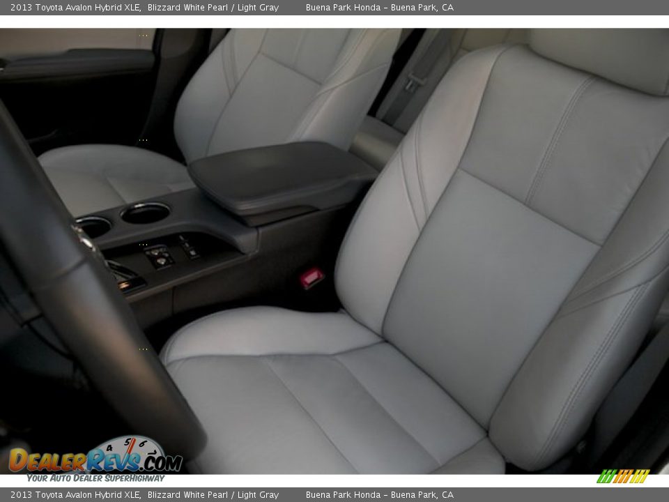 2013 Toyota Avalon Hybrid XLE Blizzard White Pearl / Light Gray Photo #15