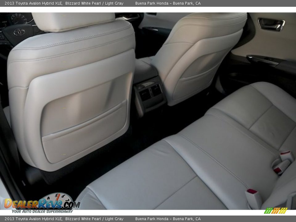 2013 Toyota Avalon Hybrid XLE Blizzard White Pearl / Light Gray Photo #16