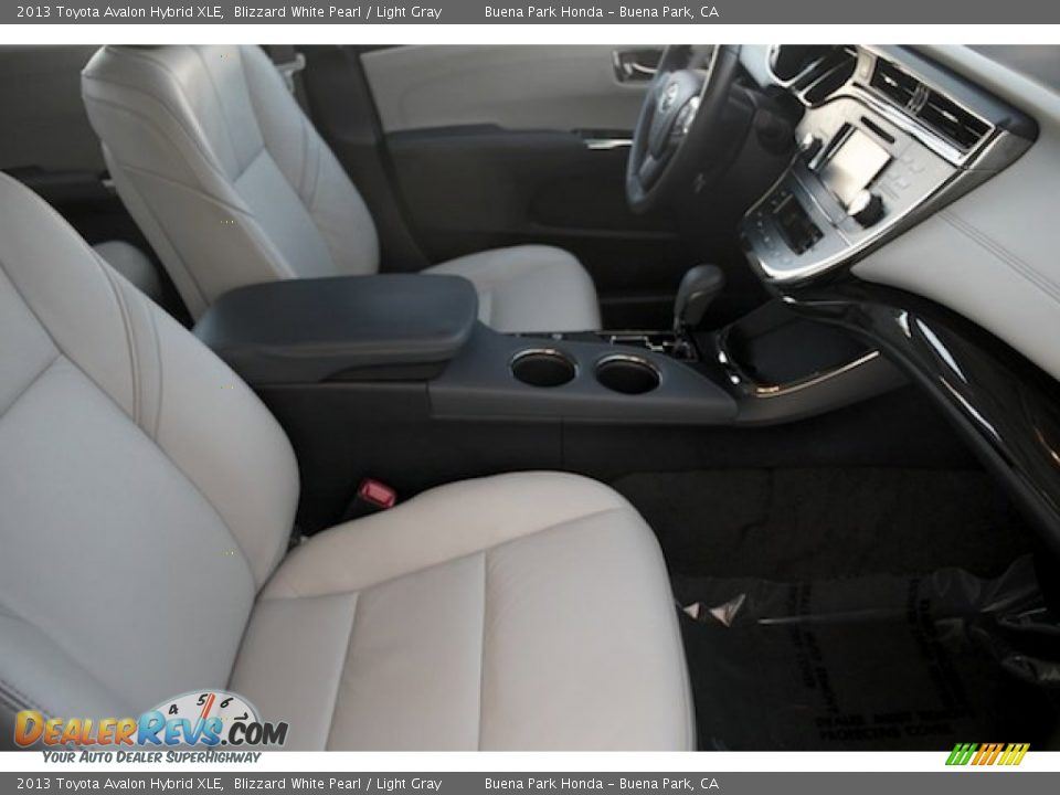 2013 Toyota Avalon Hybrid XLE Blizzard White Pearl / Light Gray Photo #22