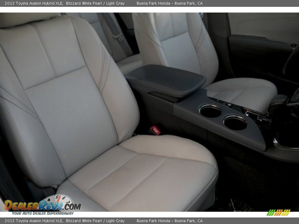 2013 Toyota Avalon Hybrid XLE Blizzard White Pearl / Light Gray Photo #24