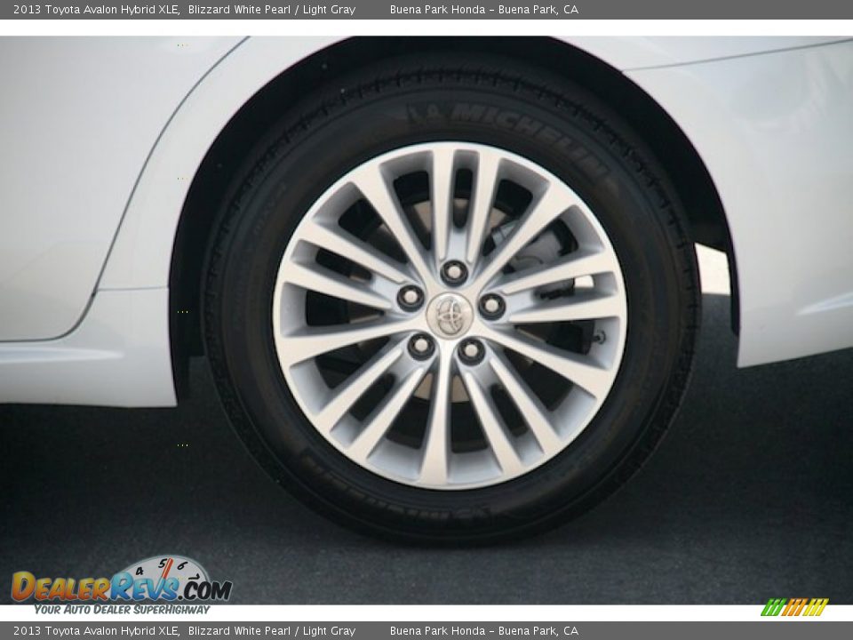 2013 Toyota Avalon Hybrid XLE Blizzard White Pearl / Light Gray Photo #35