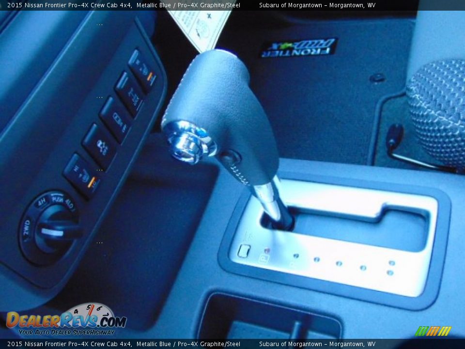 2015 Nissan Frontier Pro-4X Crew Cab 4x4 Shifter Photo #18