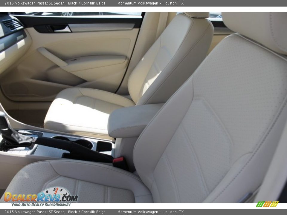 Front Seat of 2015 Volkswagen Passat SE Sedan Photo #9