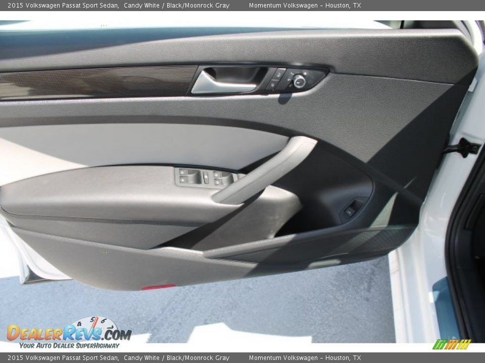 Door Panel of 2015 Volkswagen Passat Sport Sedan Photo #8