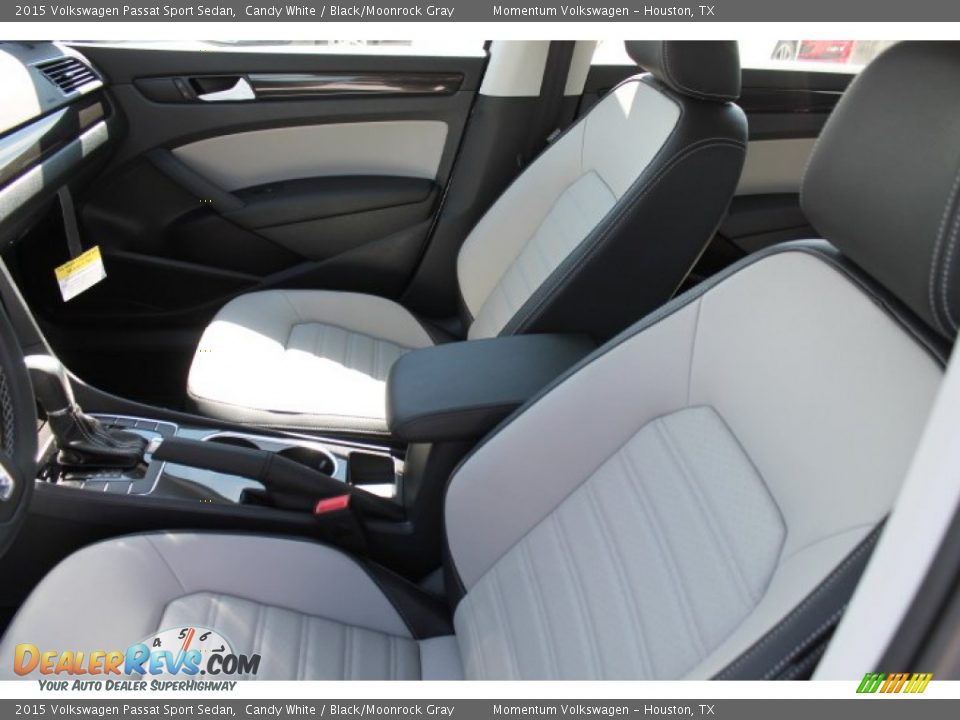 Front Seat of 2015 Volkswagen Passat Sport Sedan Photo #9