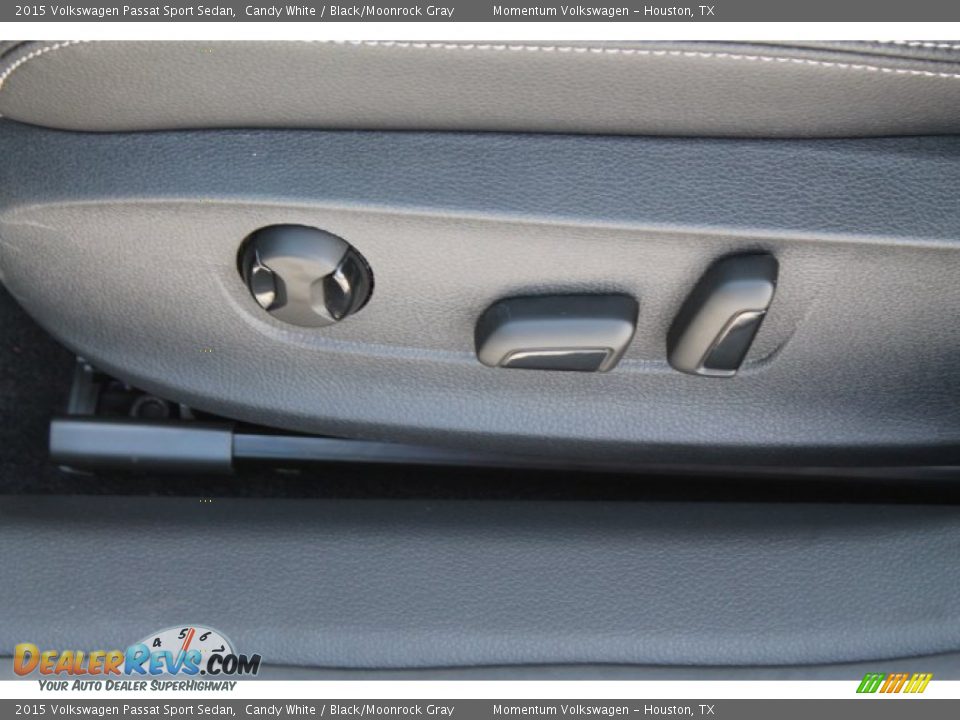 Controls of 2015 Volkswagen Passat Sport Sedan Photo #10