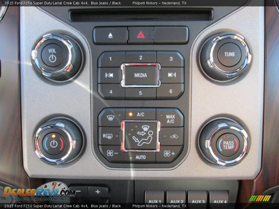 2015 Ford F250 Super Duty Lariat Crew Cab 4x4 Blue Jeans / Black Photo #33