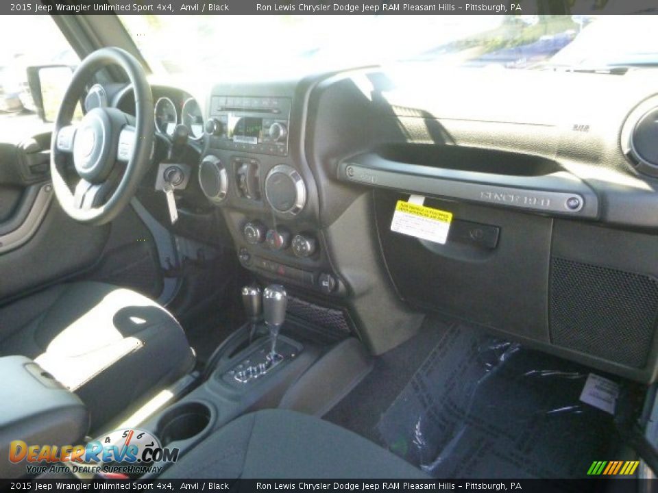 2015 Jeep Wrangler Unlimited Sport 4x4 Anvil / Black Photo #11