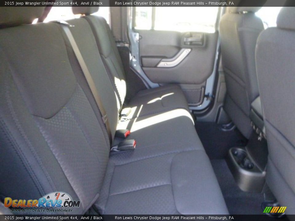 2015 Jeep Wrangler Unlimited Sport 4x4 Anvil / Black Photo #13