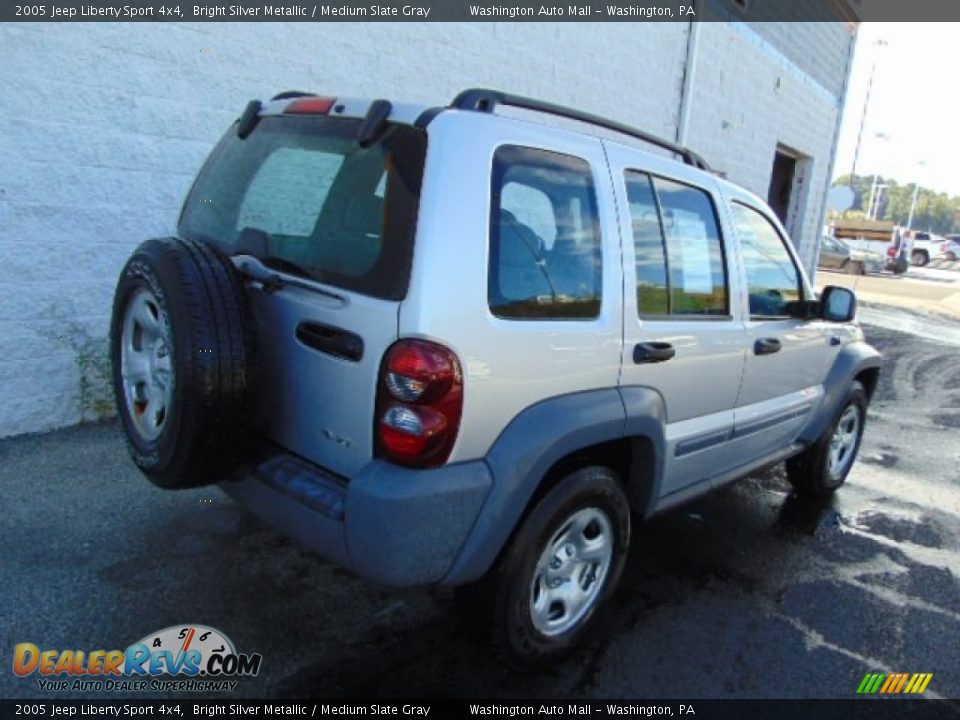 2005 Jeep Liberty Sport 4x4 Bright Silver Metallic / Medium Slate Gray Photo #8