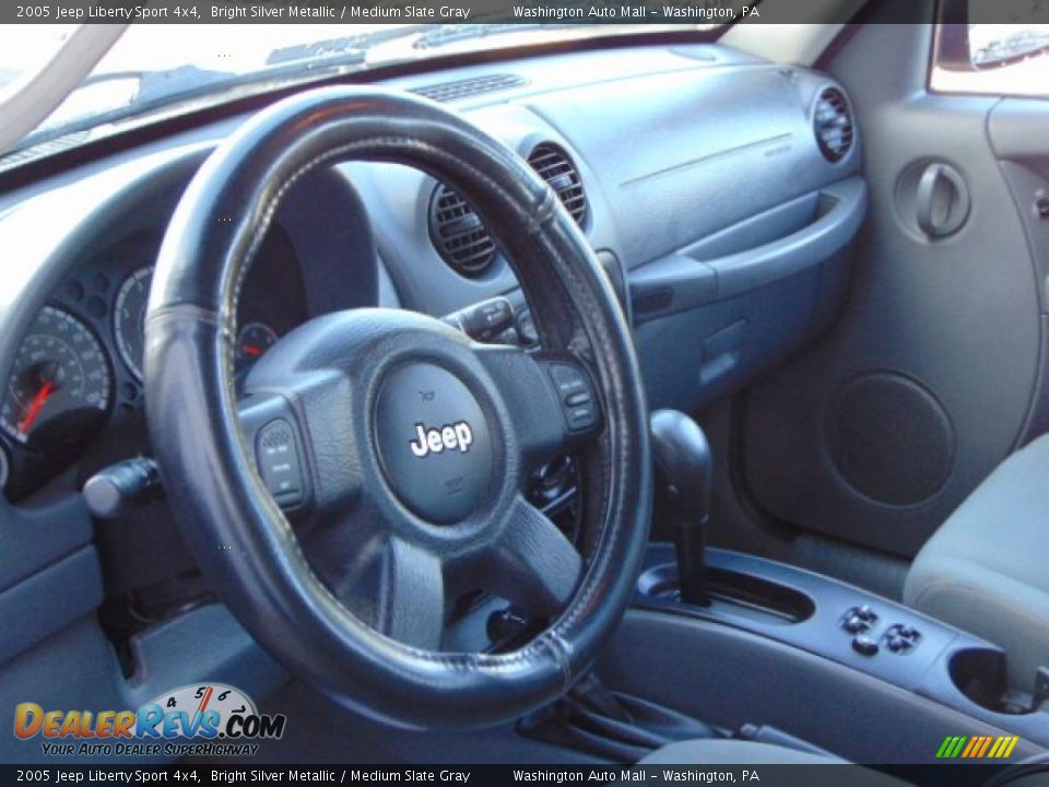 2005 Jeep Liberty Sport 4x4 Bright Silver Metallic / Medium Slate Gray Photo #10