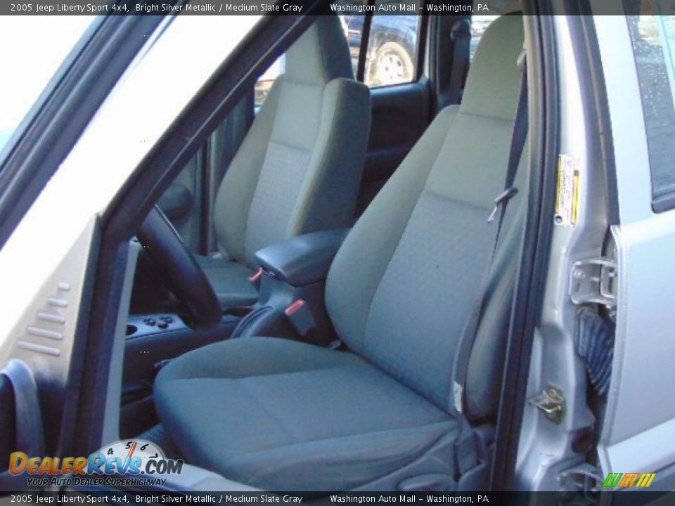 2005 Jeep Liberty Sport 4x4 Bright Silver Metallic / Medium Slate Gray Photo #11
