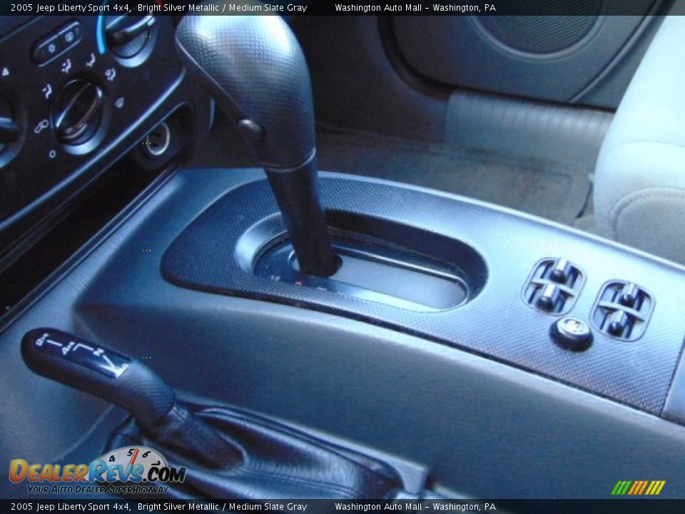 2005 Jeep Liberty Sport 4x4 Bright Silver Metallic / Medium Slate Gray Photo #12