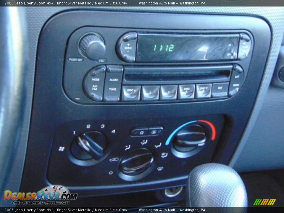2005 Jeep Liberty Sport 4x4 Bright Silver Metallic / Medium Slate Gray Photo #13