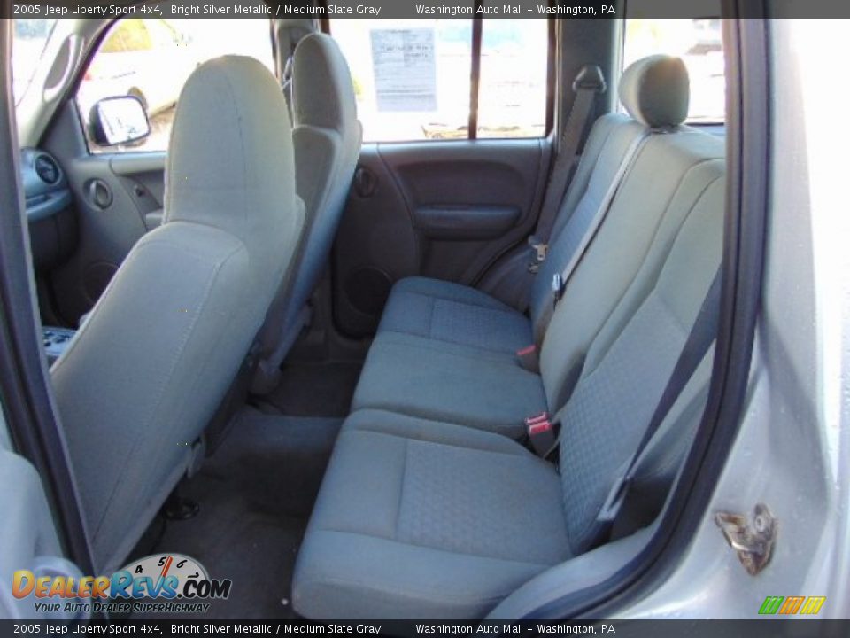 2005 Jeep Liberty Sport 4x4 Bright Silver Metallic / Medium Slate Gray Photo #15